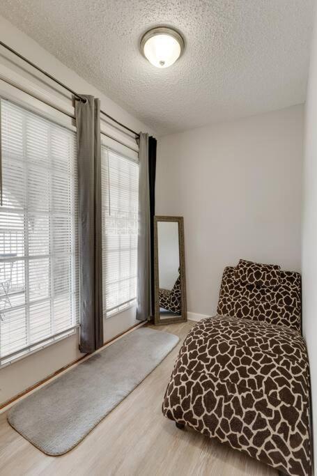 Lovely 2 Bdr Condo With Balcony 2M To Broadway Nashville Bagian luar foto