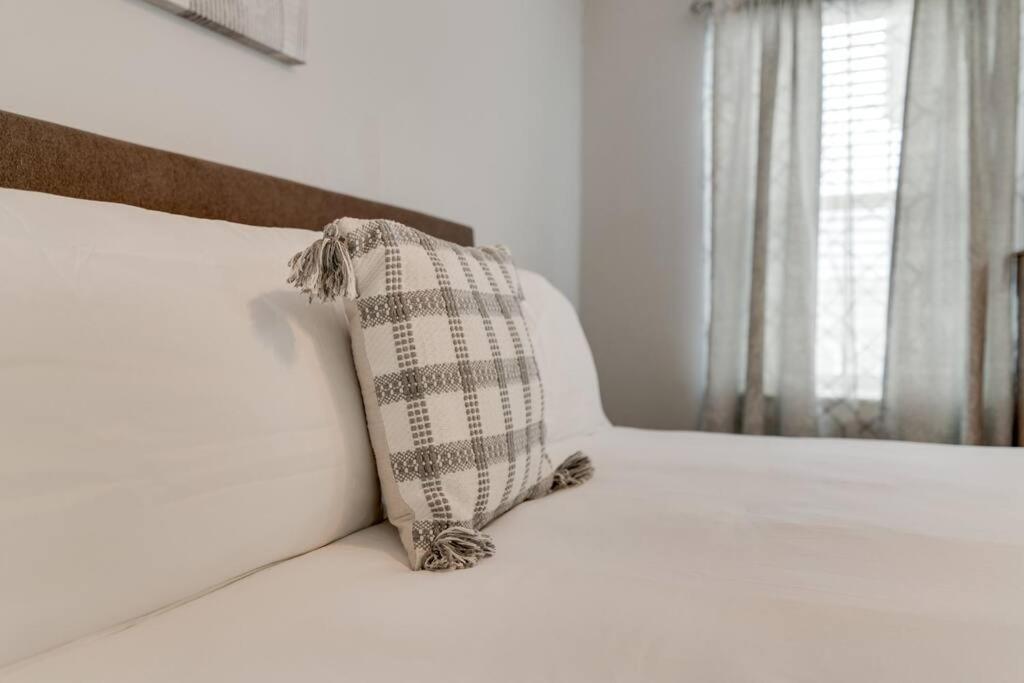 Lovely 2 Bdr Condo With Balcony 2M To Broadway Nashville Bagian luar foto